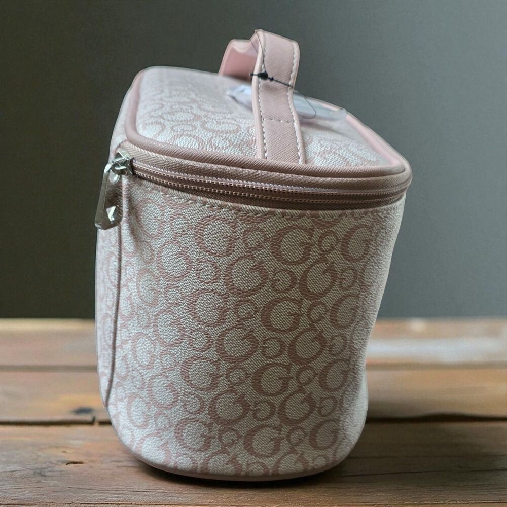 GUESS Makeup Bag NWT Blush Pink Cosmetic Case 11x7x13 Zipper Closure - Picture 6 of 8